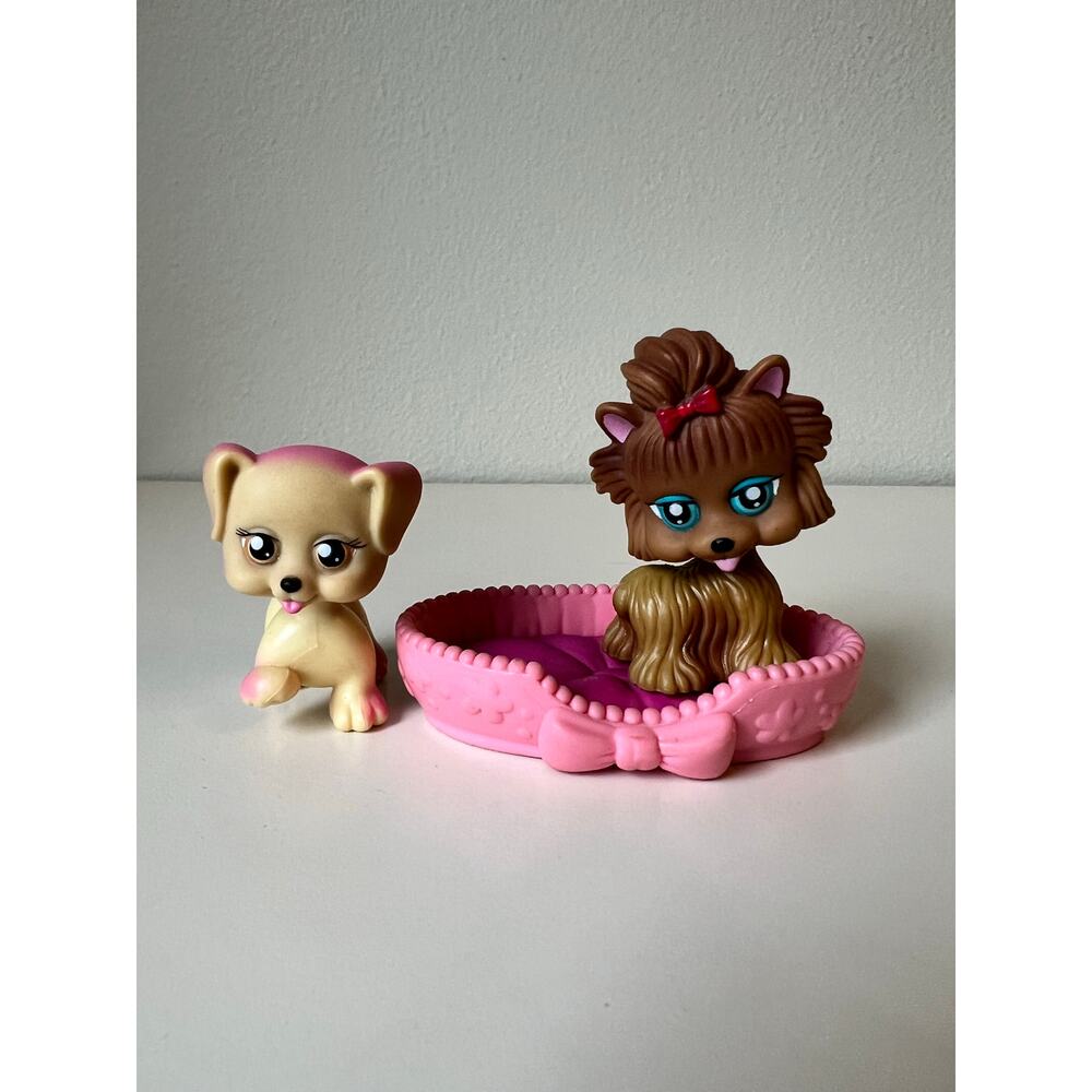 My Pet Pals Chic Dolls Boutique Puppy Dog Figure 2008 Toy Brown Yorkie Pet Bed